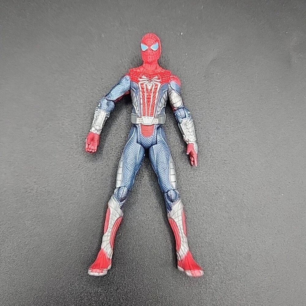Marvel Universe Metallic Armor 2012 SPIDERMAN 3.74 Action Figure